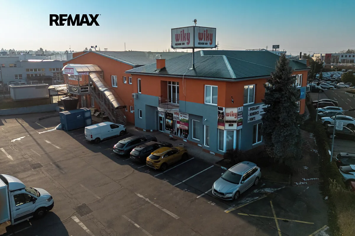 Pronájem obchodního prostoru 1088 m²